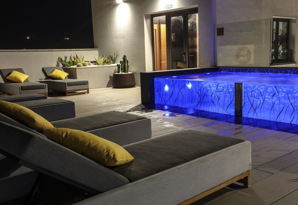 Design Plus Bex Hotel