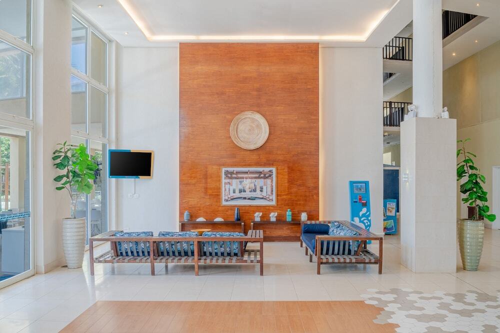 Acqua Beach Park Resort