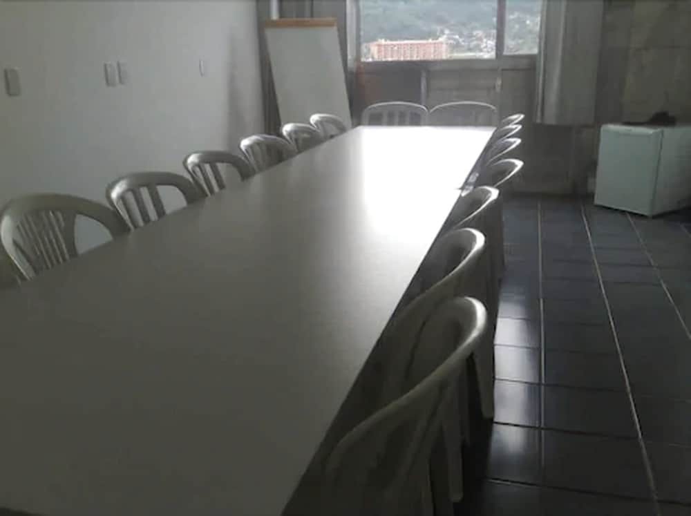 Acr�polis Marina Hotel 