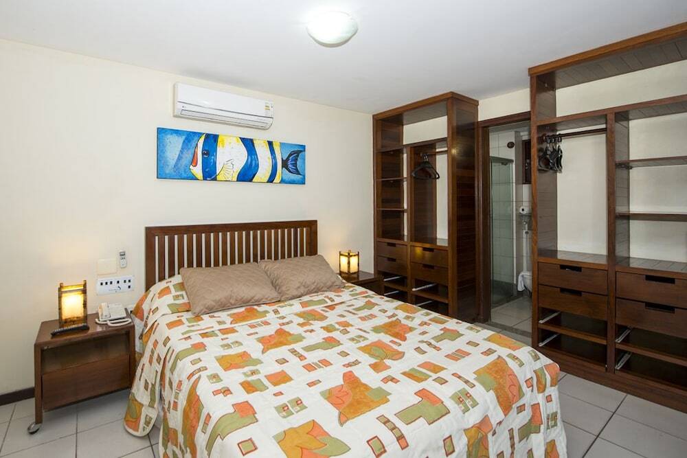 Blue Marlin Apartments 