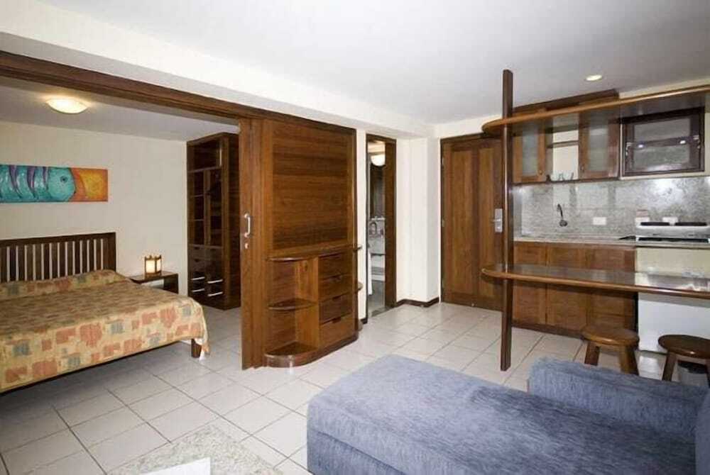 Blue Marlin Apartments 
