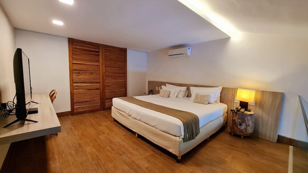 Carmel Charme Resort 