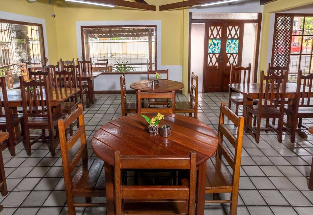 Chau� Porto Hotel 