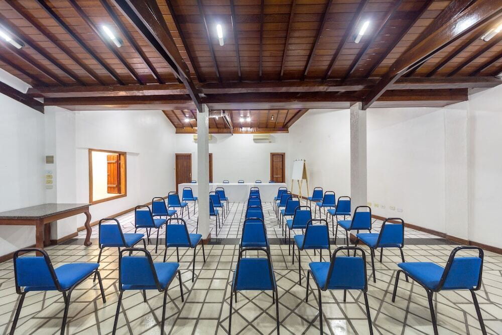 Chau� Porto Hotel 