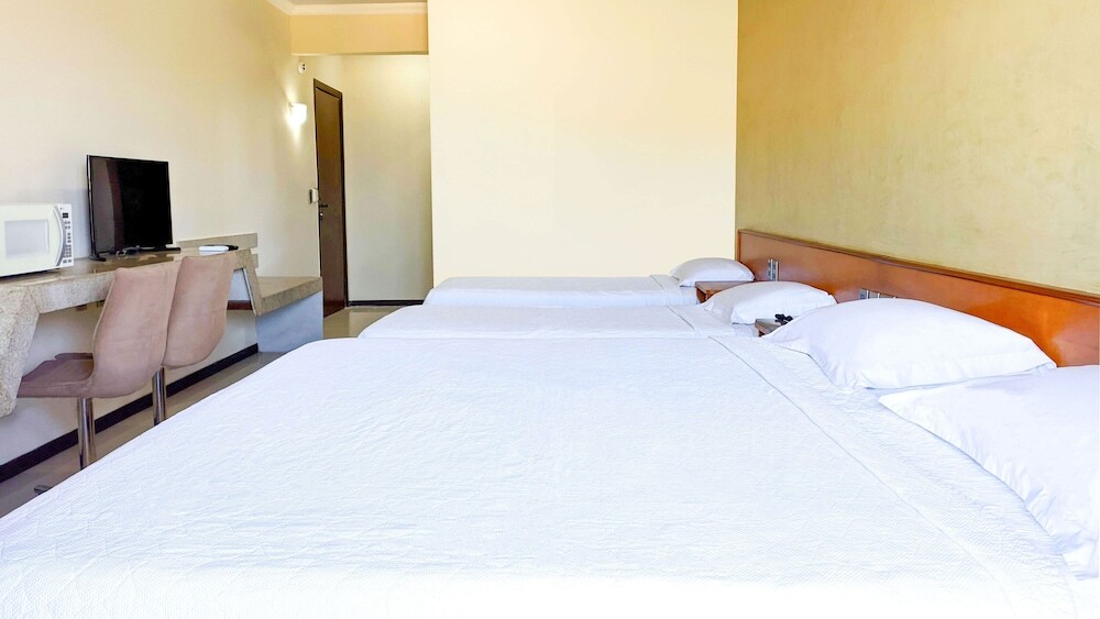 Golden Beach Hotel 