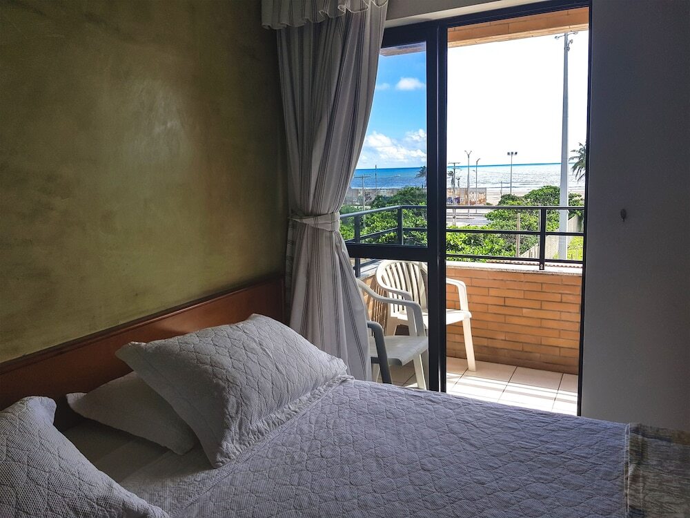 Golden Beach Hotel 