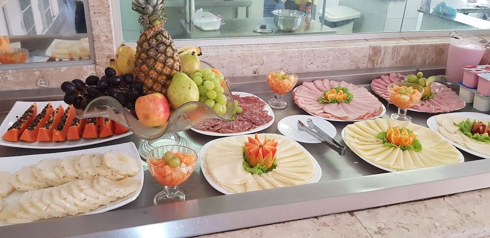 Golden Beach Hotel 