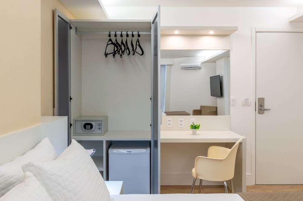 Hotel Brisa Suites 