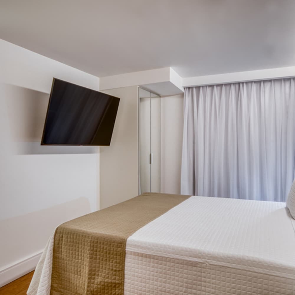 Hotel Brisa Suites 