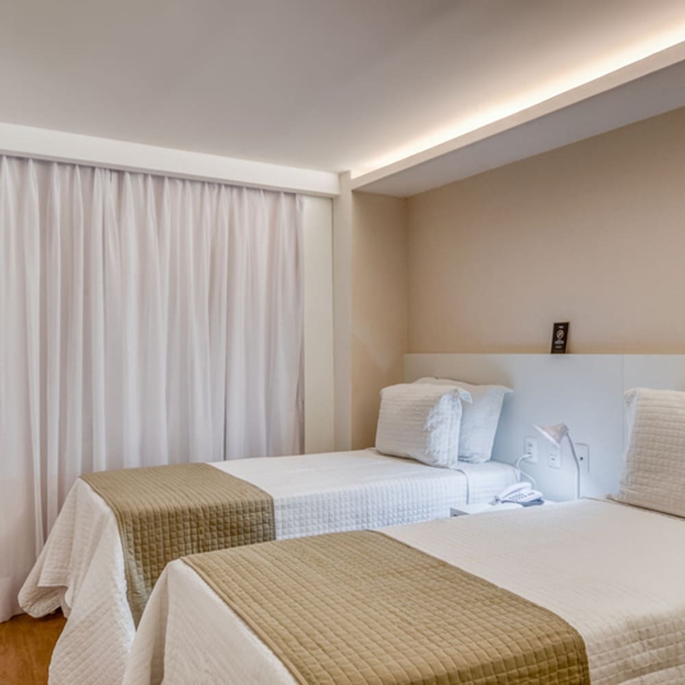 Hotel Brisa Suites 