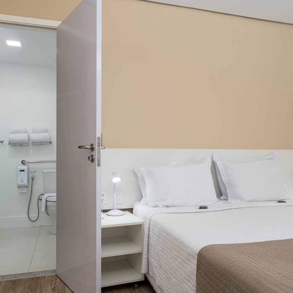 Hotel Brisa Suites 