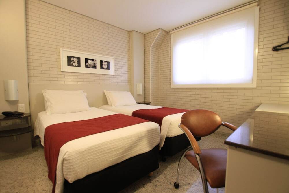 Hotel Confiance Batel 