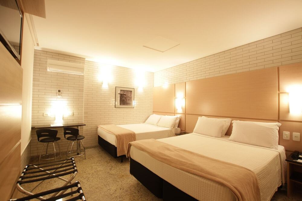 Hotel Confiance Centro C�vico 