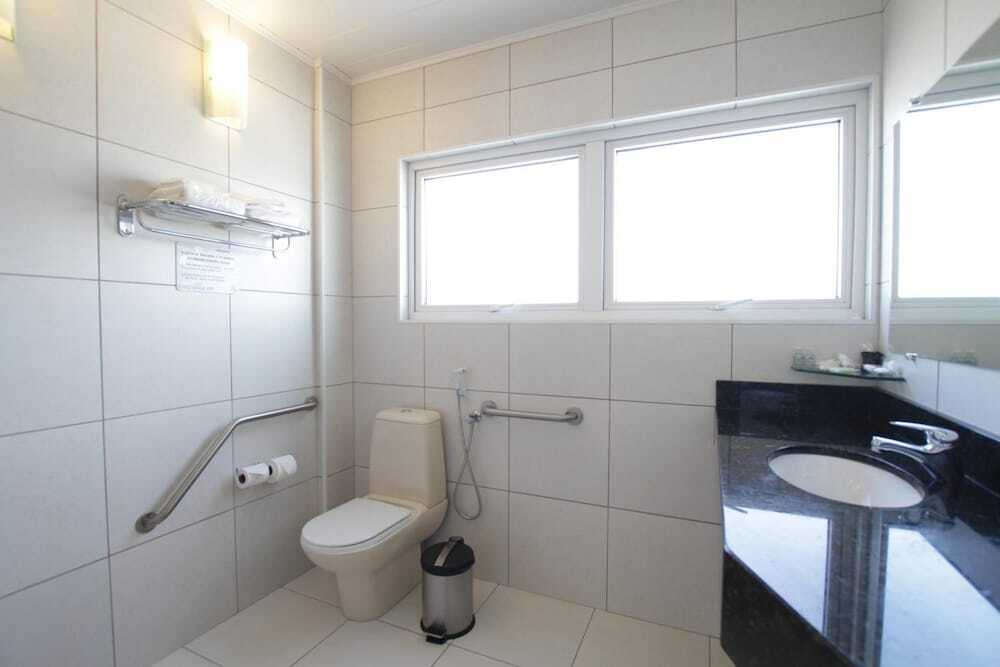 Hotel Confiance Centro C�vico 
