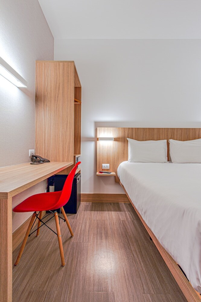 Hotel Moov Curitiba 