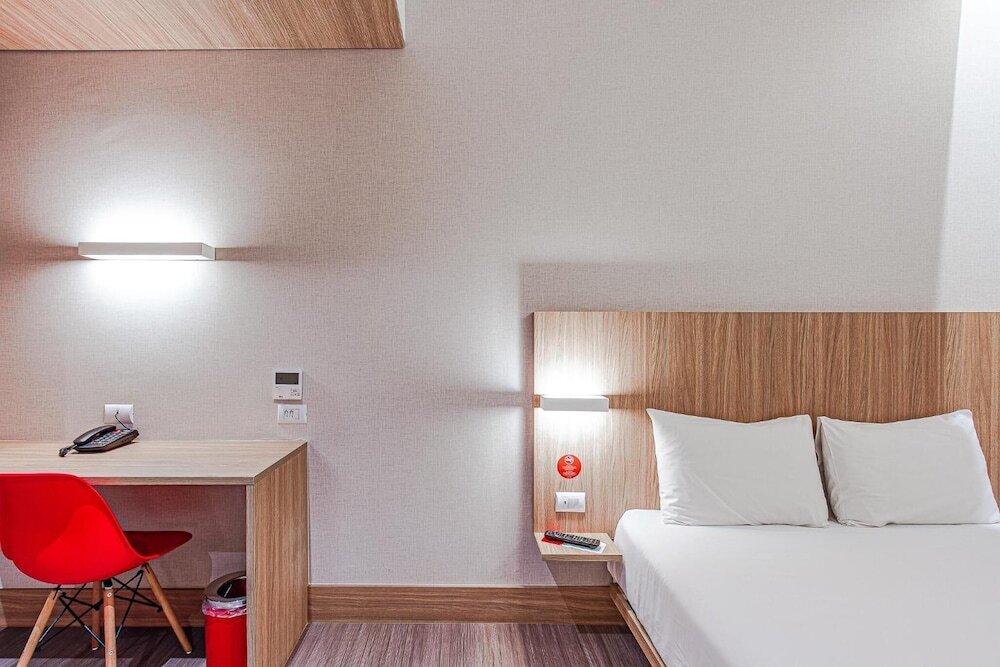 Hotel Moov Curitiba 