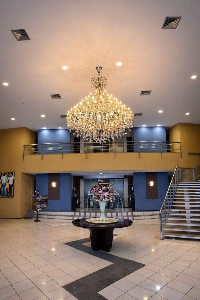 Iate Plaza Hotel 