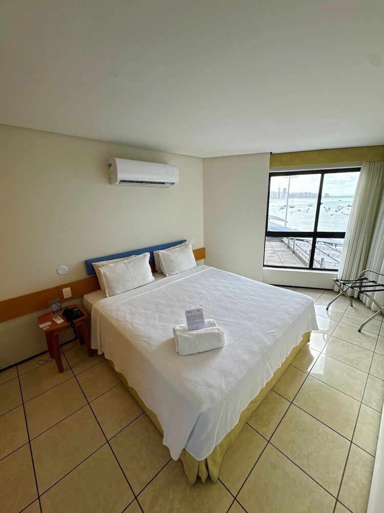 Iate Plaza Hotel 