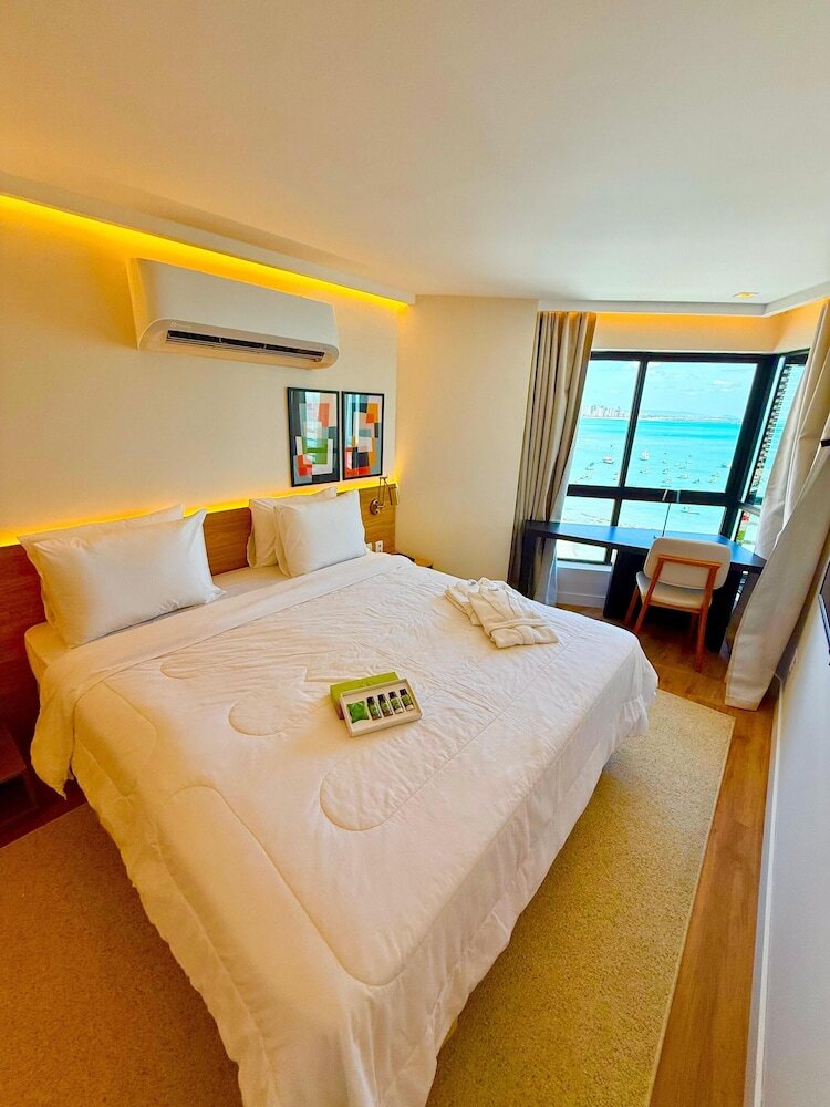 Iate Plaza Hotel 