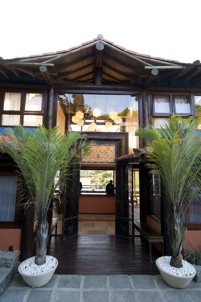 La Pedrera Small Hotel & Spa 