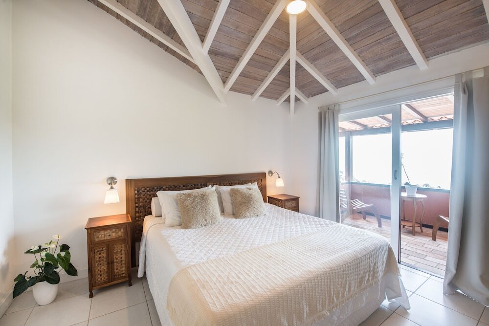 La Pedrera Small Hotel & Spa 