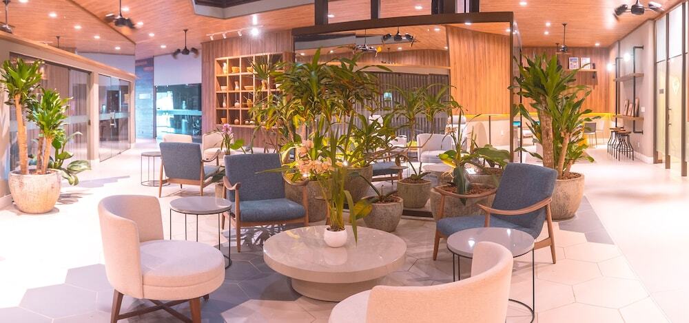 Malibu Plaza Hotel 