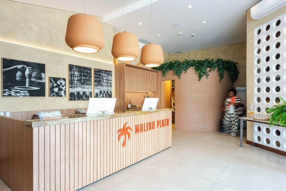 Malibu Plaza Hotel 