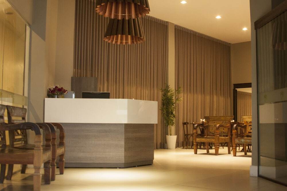 Malibu Plaza Hotel 