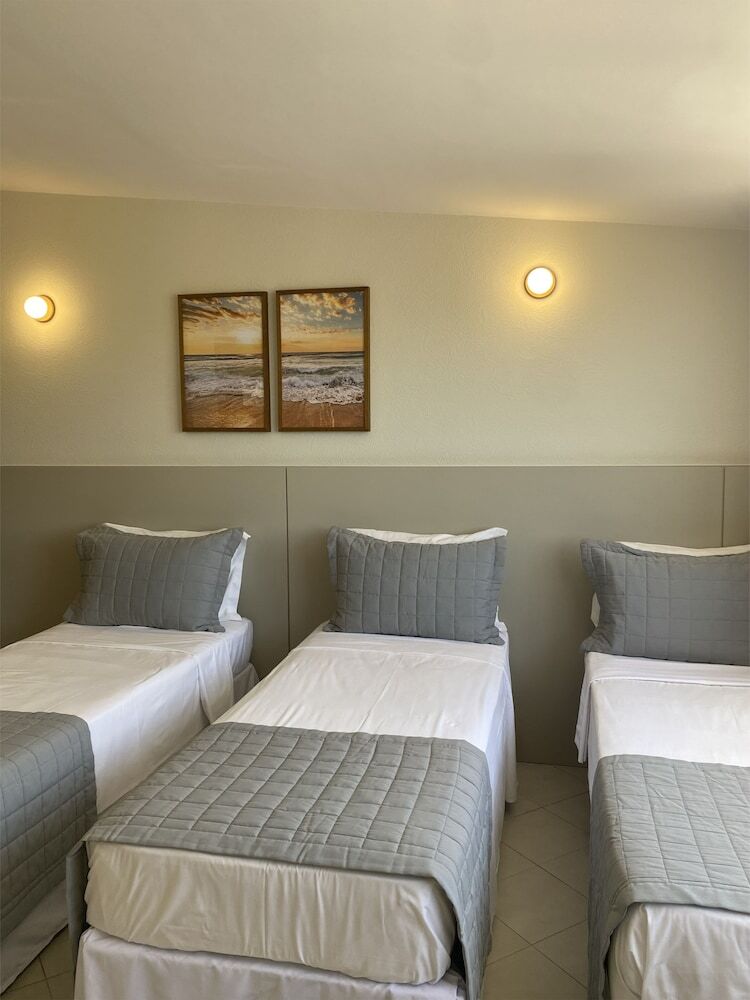 Malibu Plaza Hotel 
