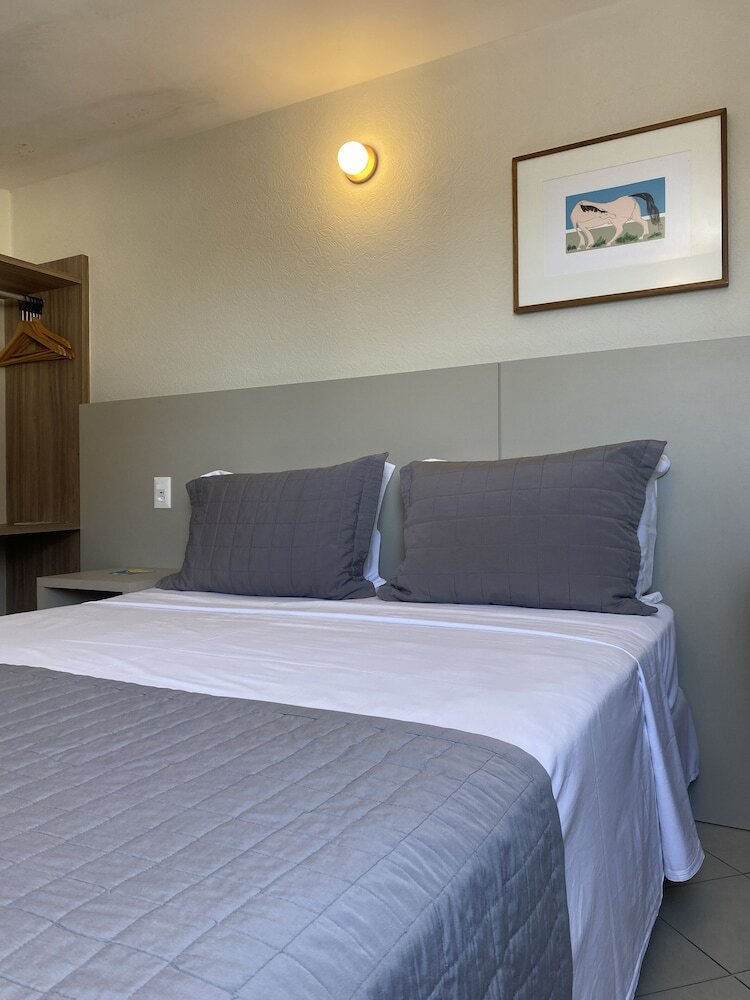 Malibu Plaza Hotel 