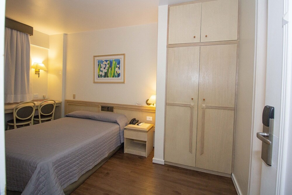 Trevi Hotel & Business 