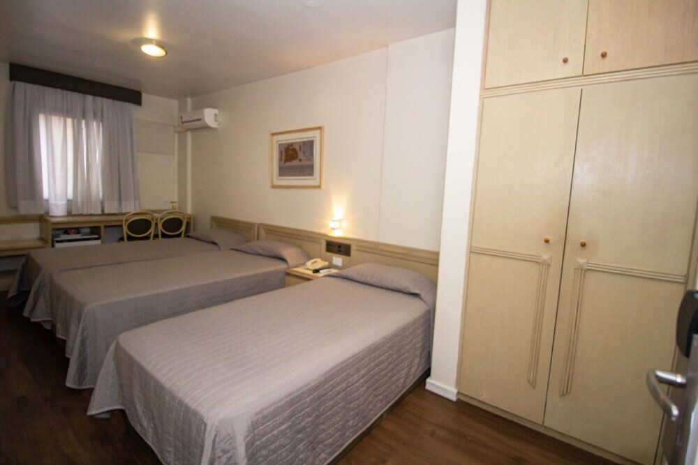Trevi Hotel & Business 