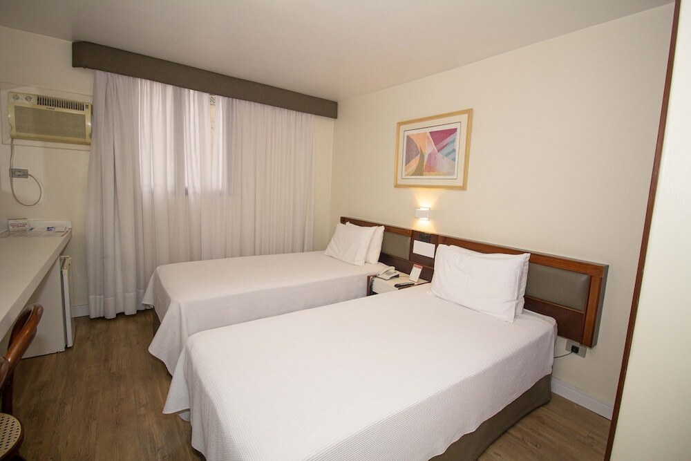 Trevi Hotel & Business 
