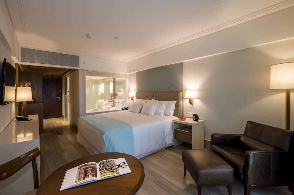 Vogal Luxury Beach Hotel & Spa 