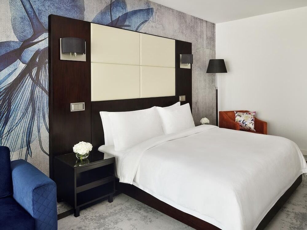 Movenpick Jumeirah Lakes Towers