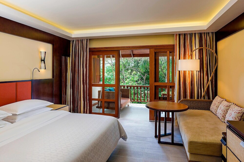 Sheraton Maldives Full Moon Resort and Spa