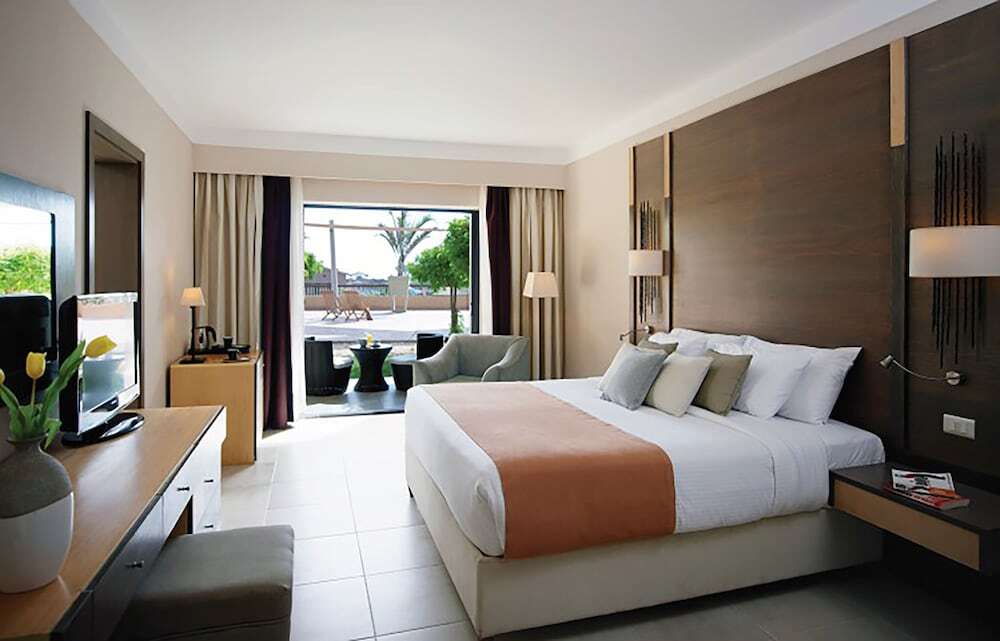 Coral Sea Aqua Club