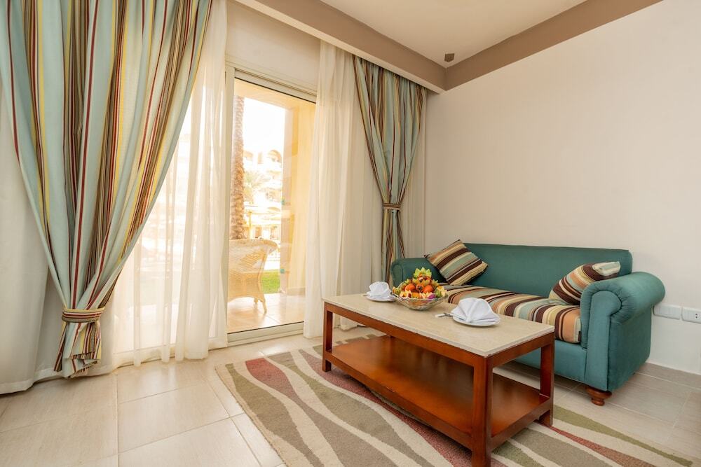 El Karma Aqua Beach Resort