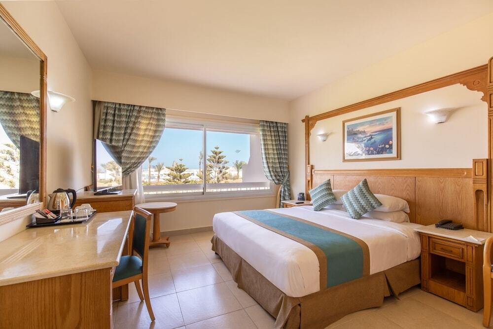 Hurghada Long Beach Resort