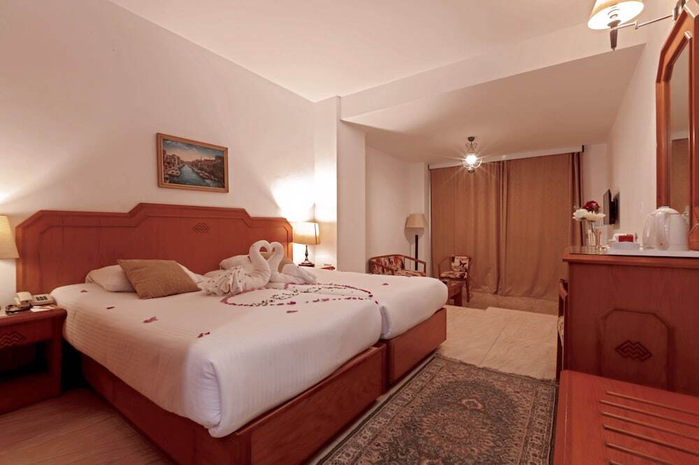 Minamark Beach Resort & Spa
