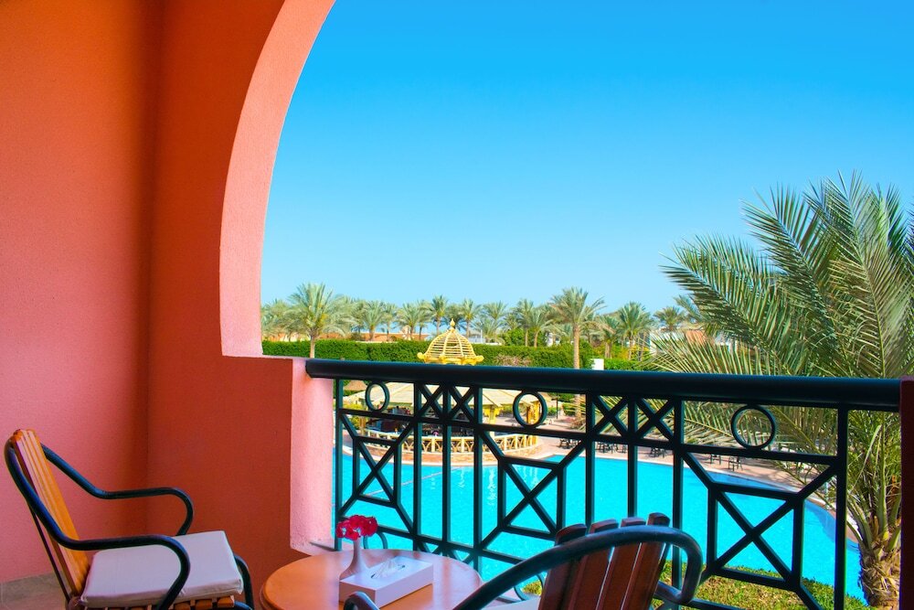Parrotel Aquapark Resort