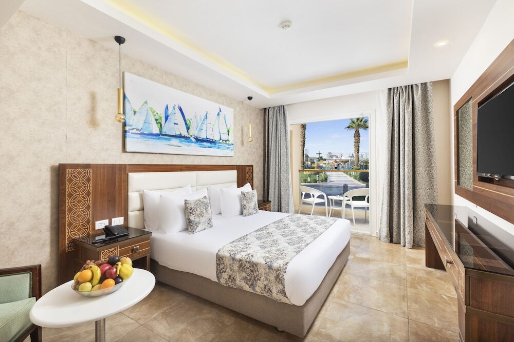 Pickalbatros Royal Moderna Sharm & Aqua Park