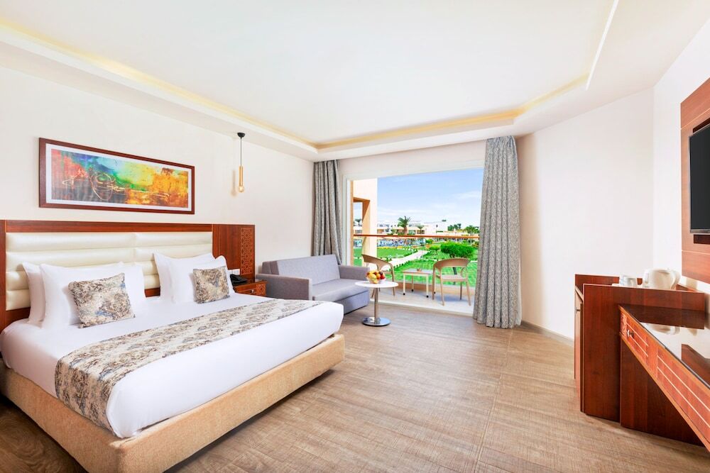 Pickalbatros Royal Moderna Sharm & Aqua Park