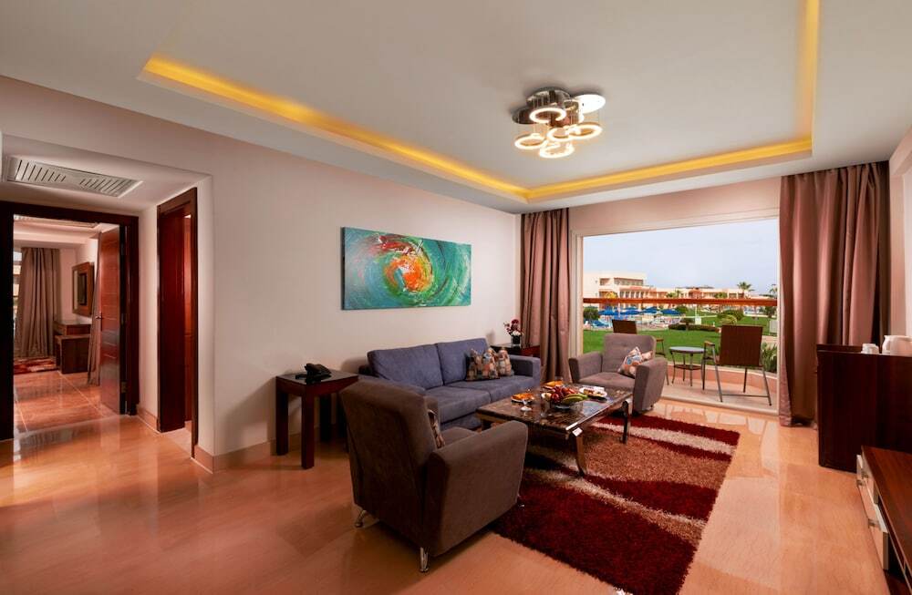 Pickalbatros Royal Moderna Sharm & Aqua Park