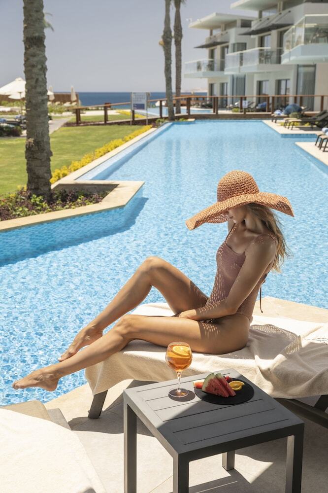 Rixos Premium Magawish Suites and Villas