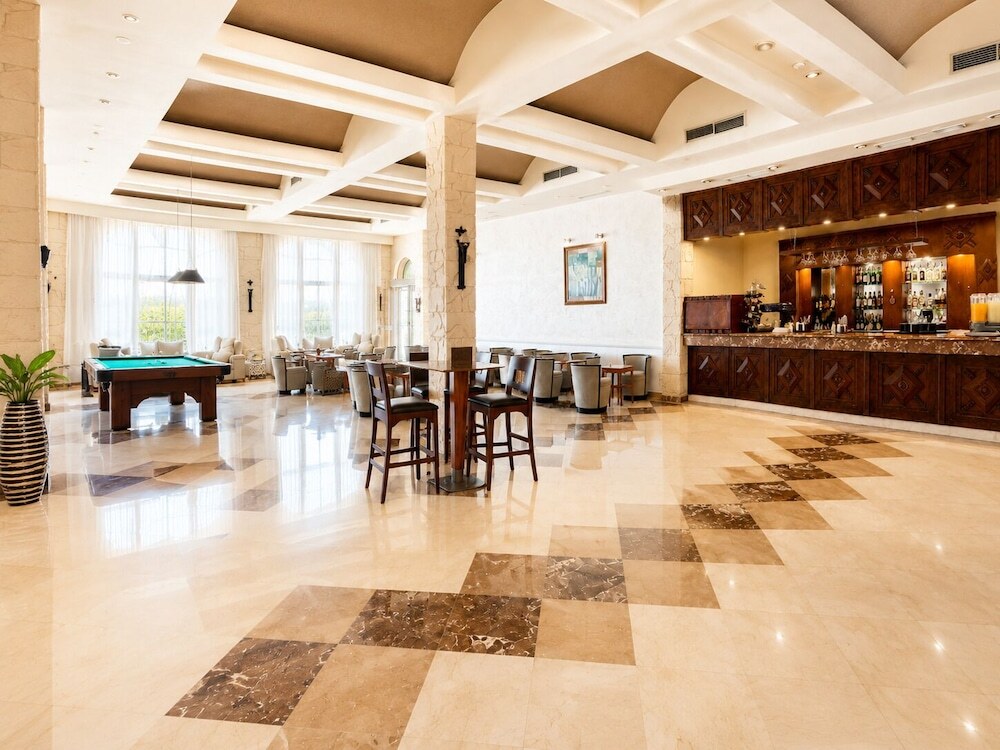Royal Regency Club