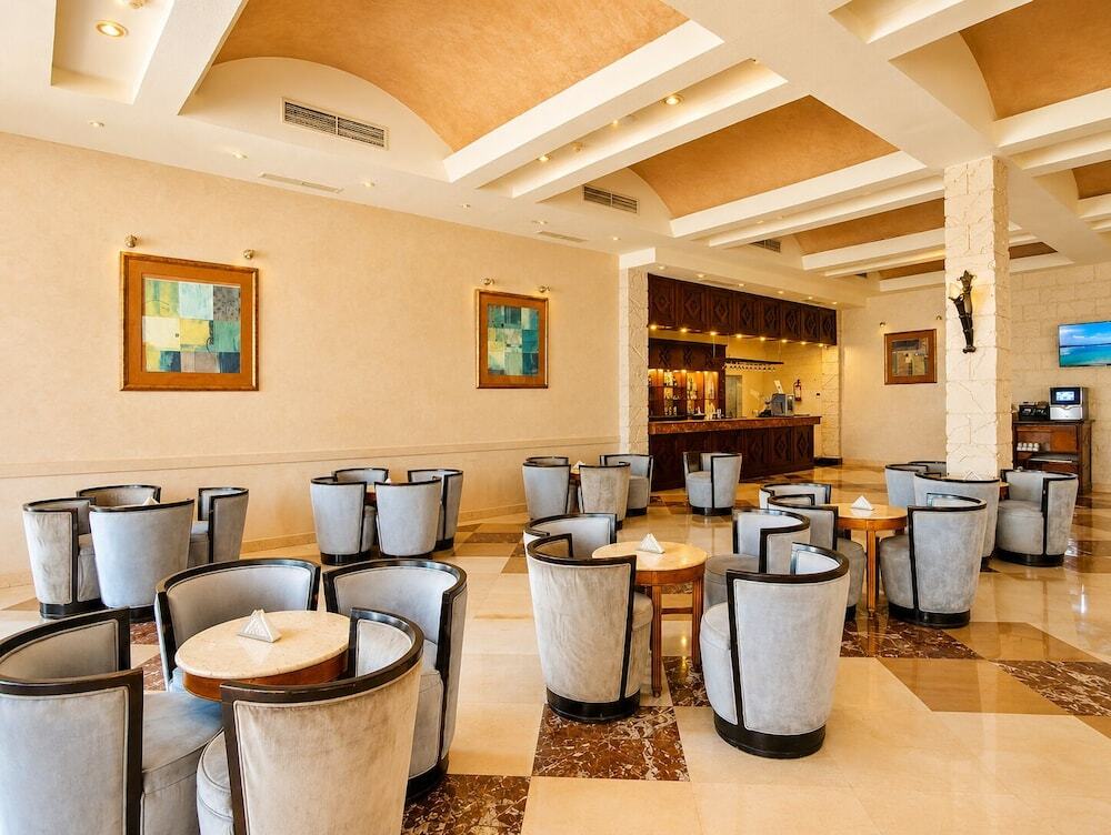 Royal Regency Club