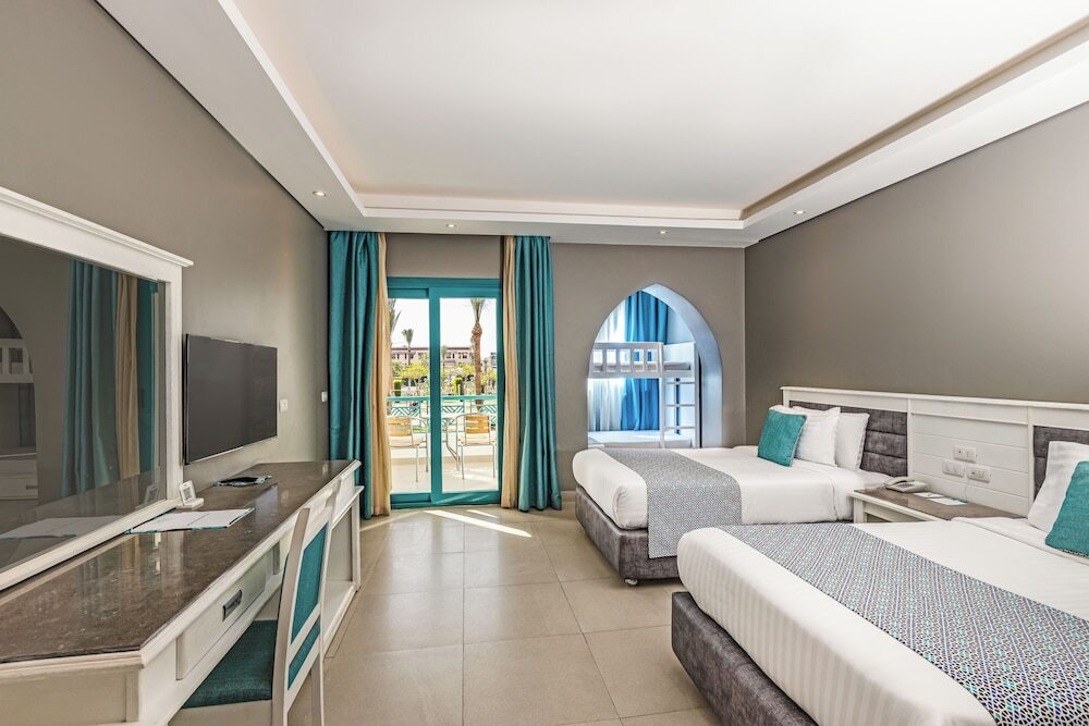 SUNRISE Garden Beach Resort
