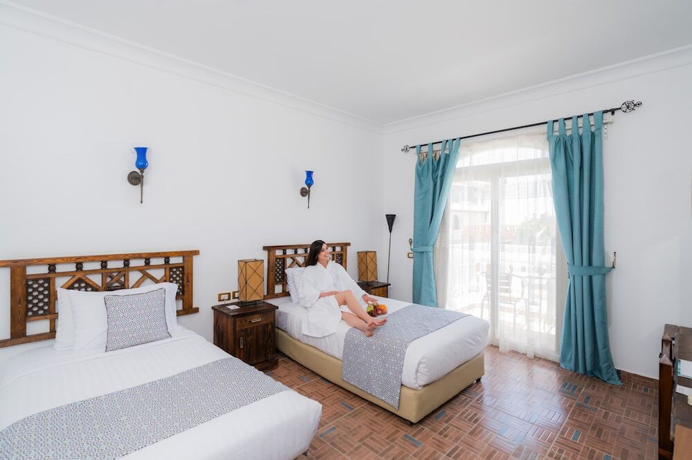 SUNRISE Garden Beach Resort