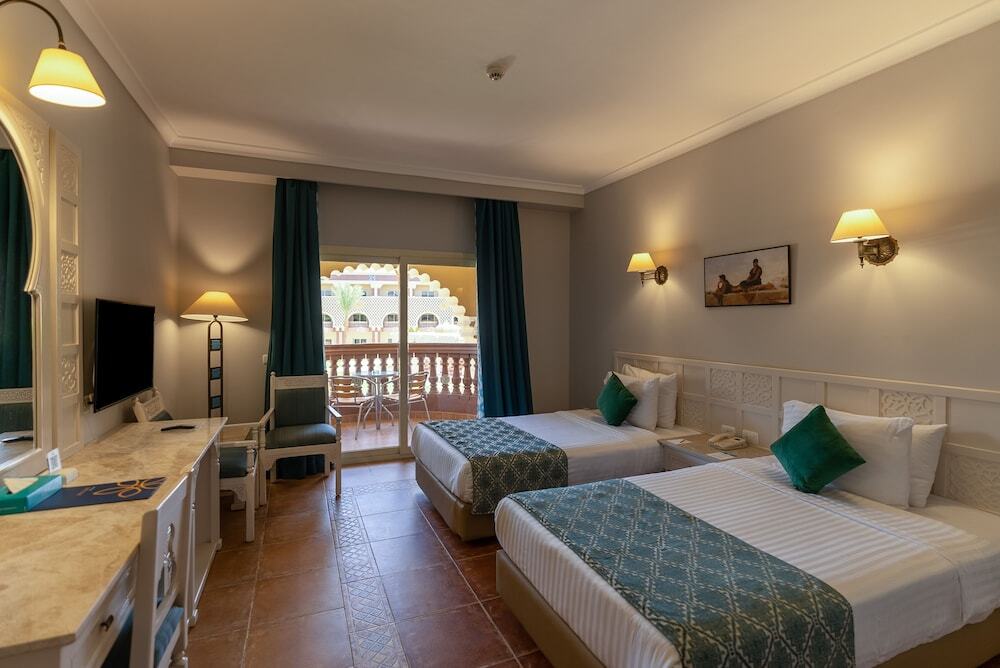 SENTIDO Mamlouk Palace